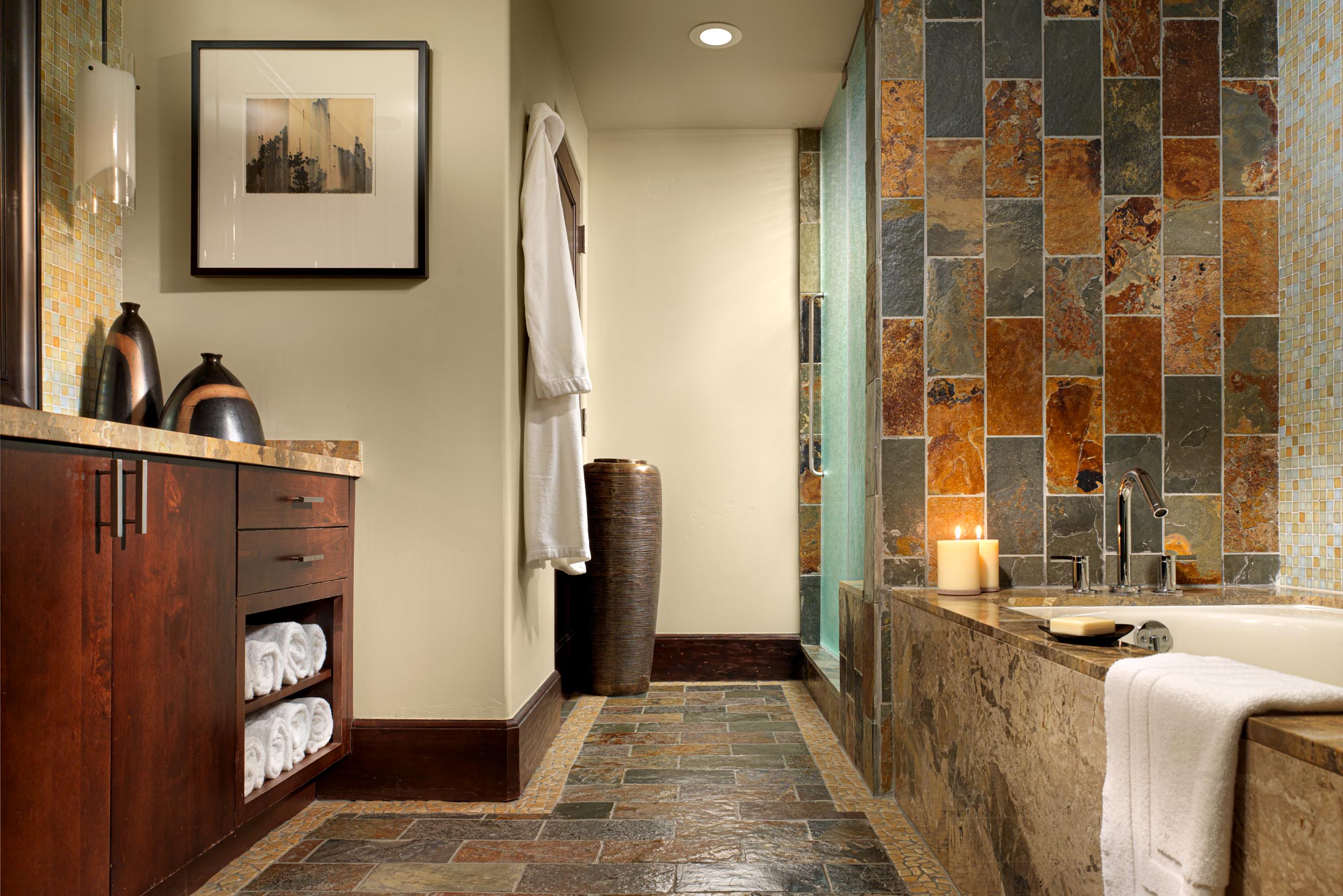 8050 mammoth master bathroom